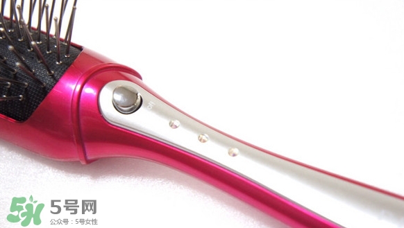 小泉成器音波電動梳怎么用？小泉成器音波震動梳子使用方法