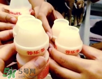 養(yǎng)樂多什么時候喝最好？養(yǎng)樂多能多喝嗎