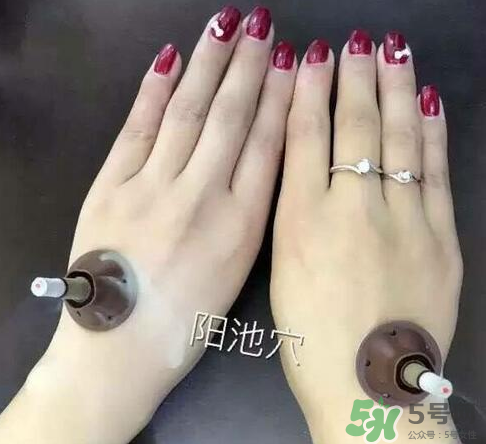 艾艾貼灸出水珠為什么？艾艾貼后有水珠要擦嗎？