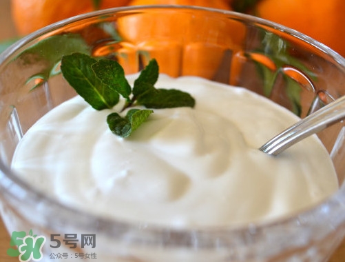 酸奶好吃怎么選？酸奶對(duì)人有哪些好處