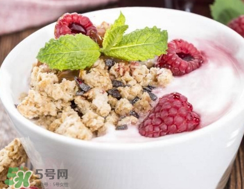 酸奶好吃怎么選？酸奶對(duì)人有哪些好處