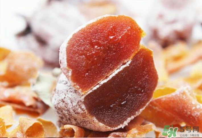 柿餅上的白霜可以吃嗎？怎么辨別柿霜的真假？