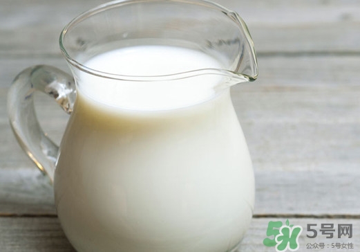 做酸奶用鮮奶好還是純牛奶好？純牛奶和鮮牛奶的區(qū)別