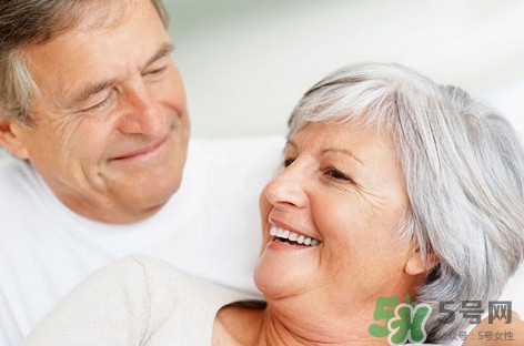 老年斑吃什么能去掉？如何預(yù)防老年斑