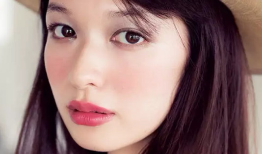 腮紅顏色適合什么膚色 膚色偏黃適合什么顏色的腮紅 腮紅顏色適合什么膚色 膚色偏黃適合什么顏色的腮紅