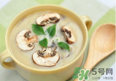 牛奶燉香菇可以治鼻炎嗎？牛奶燉香菇吃了有什么作用？