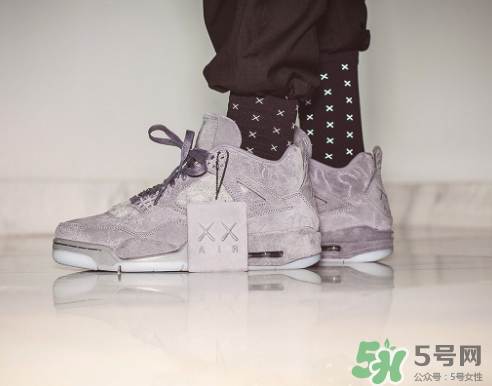 kaws與air jordan 4黑色版本親友限定款什么時(shí)候發(fā)售？