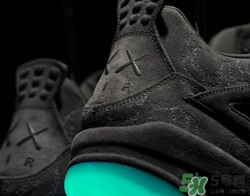 kaws與air jordan 4黑色版本親友限定款什么時(shí)候發(fā)售？