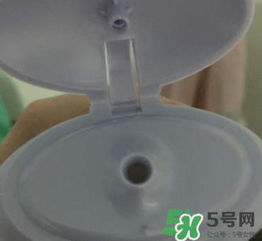 eve女性護理液粉色瓶和藍色瓶有什么區(qū)別？