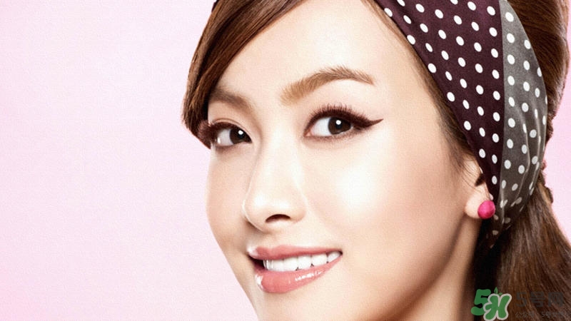 天然淡化淚溝的辦法 玻尿酸填充淚溝能保持多久？