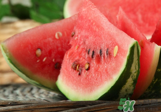 龍眼和西瓜能一起吃嗎？西瓜可以和龍眼一起吃嗎