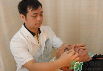 針灸可以治療失眠嗎？失眠時(shí)針灸哪些穴位有效