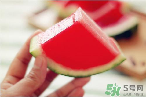 西瓜和冰淇淋能一起吃嗎？吃完冰淇淋可以吃西瓜嗎？