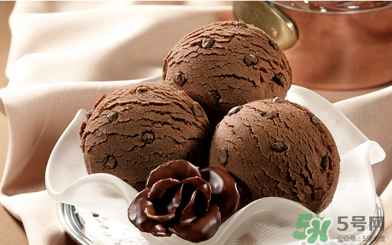 冰淇淋不能和什么一起吃？吃完冰淇淋不能吃什么？