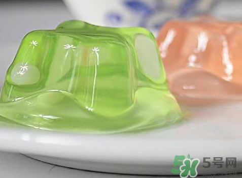 吉利丁片怎么做果凍？吉利丁片怎么做慕斯蛋糕