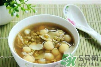 綠豆湯里可以加堿嗎?綠豆湯里加堿的危害 綠豆湯里可以加堿嗎?綠豆湯里加堿的危害
