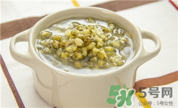 綠豆湯里可以加堿嗎?綠豆湯里加堿的危害 綠豆湯里可以加堿嗎?綠豆湯里加堿的危害