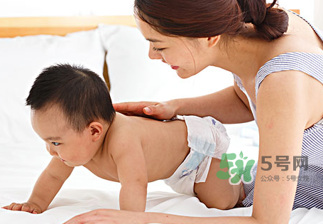 剖腹產(chǎn)后催乳按摩方法 剖腹產(chǎn)怎么催乳好？