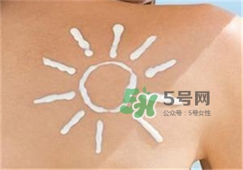 防曬盲區(qū)你注意了嗎?防曬盲區(qū)知識(shí) 防曬盲區(qū)你注意了嗎?防曬盲區(qū)知識(shí)