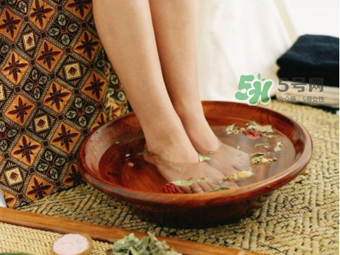 三伏天能用姜泡腳嗎？三伏天用姜泡腳好嗎？