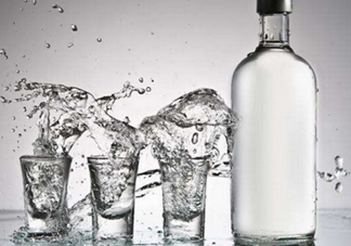 白酒加可樂是春藥？白酒加可樂喝了會(huì)怎樣？