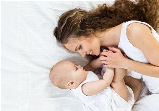 剖腹產(chǎn)后催乳按摩方法 剖腹產(chǎn)怎么催乳好？