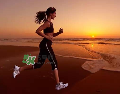 三伏天可以跑步嗎_三伏天跑步好嗎_注意事項(xiàng) 三伏天可以跑步嗎_三伏天跑步好嗎_注意事項(xiàng)