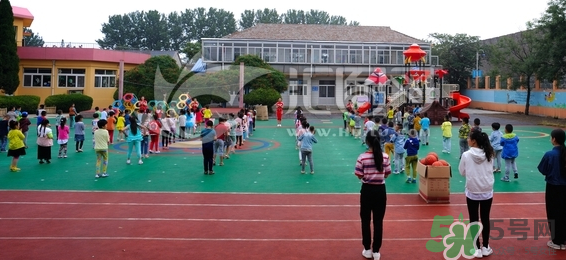 寶寶不去幼兒園怎么辦？寶寶不去幼兒園哭鬧怎么勸導(dǎo)？