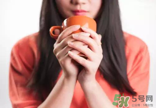 三伏天喝熱水能驅(qū)寒嗎？三伏天為什么喝熱水？