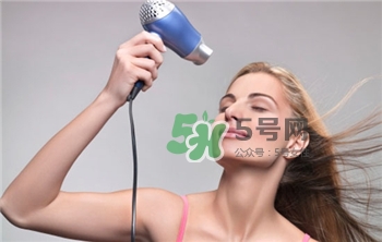 吹風機吹頭發(fā)的危害 吹風機正確使用方法