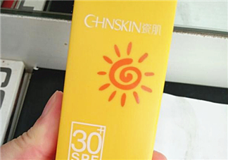 瓷肌美白隔離防曬霜怎么樣？瓷肌美白防曬霜好用嗎？