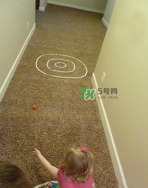 低齡寶寶家庭親子游戲介紹 適合低齡寶寶的親子游戲有哪些？