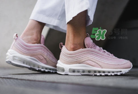 nike air max 97粉色蛇皮怎么樣_上腳效果好看嗎？
