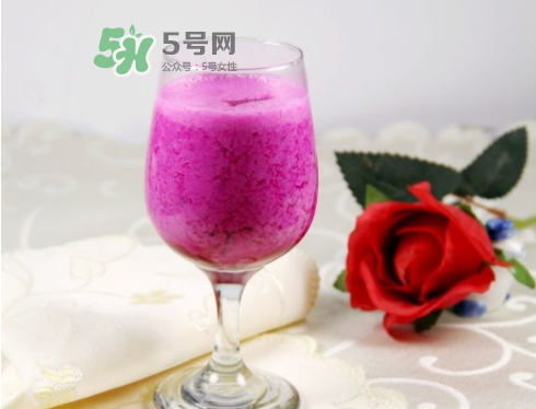 紅心火龍果能和酸奶一起吃嗎？紅心火龍果和酸奶榨汁好嗎？