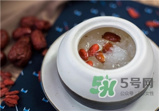 銀耳湯為什么發(fā)酸?銀耳湯發(fā)酸的原因 銀耳湯為什么發(fā)酸?銀耳湯發(fā)酸的原因