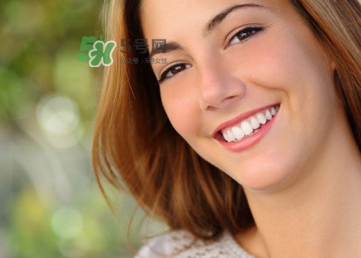 口腔潰瘍不能吃什么？口腔潰瘍?nèi)笔裁淳S生素