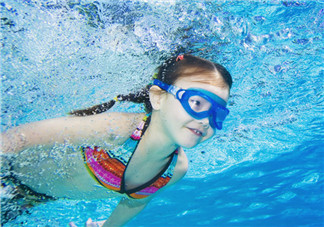 游泳為什么浮不起來？游泳浮不起來怎么辦？