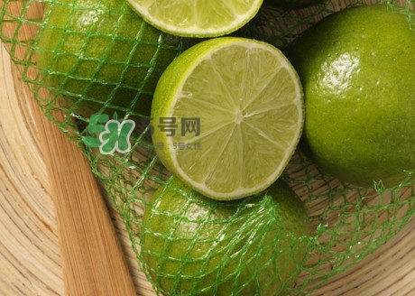 青檸檬可以直接吃嗎？青檸檬可以用開水泡嗎