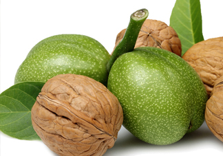 青皮核桃貴還是買去皮的貴？青皮核桃種植方法