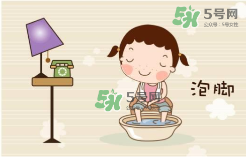 三伏天用什么泡腳最好？三伏天用什么泡腳去濕氣？