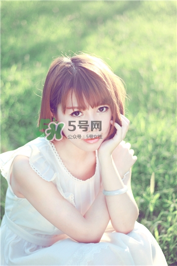 美瞳掉進(jìn)眼睛里怎么辦?美瞳掉進(jìn)眼睛里的處理辦法 美瞳掉進(jìn)眼睛里怎么辦?美瞳掉進(jìn)眼睛里的處理辦法