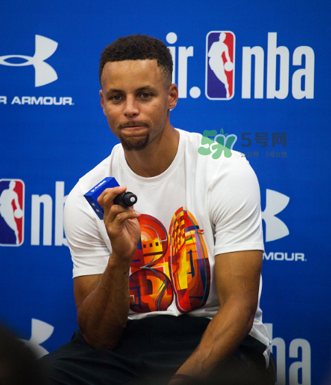 2017庫里亞洲行北京站上腳穿的球鞋是什么型號(hào)？