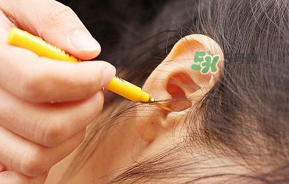 兒童耳屎成硬塊怎么辦？兒童耳屎成硬塊有危害嗎？