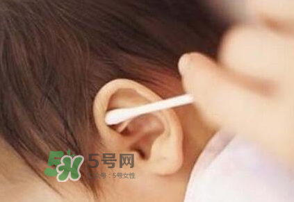 兒童耳屎成硬塊怎么辦？兒童耳屎成硬塊有危害嗎？
