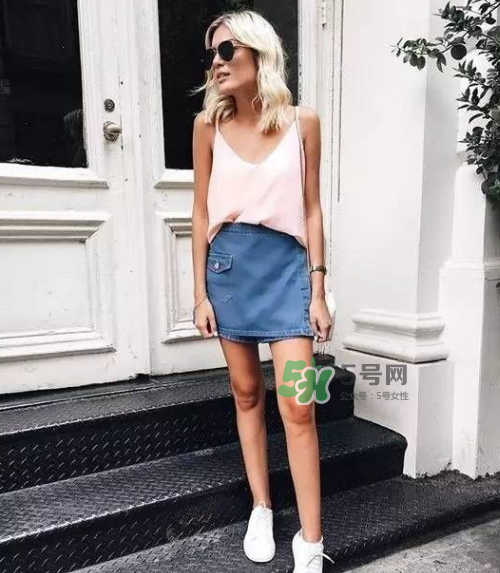 吊帶背心怎么搭配？吊帶背心怎么搭配圖片