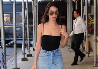 吊帶背心怎么搭配？吊帶背心怎么搭配圖片