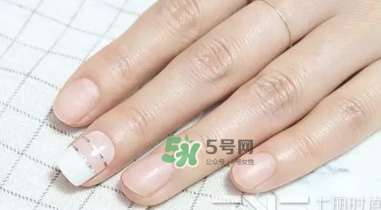 美甲片怎么貼?美甲片的貼法 美甲片怎么貼?美甲片的貼法