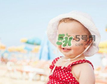 寶寶曬太陽(yáng)曬哪個(gè)部位？夏天寶寶曬太陽(yáng)最佳時(shí)間