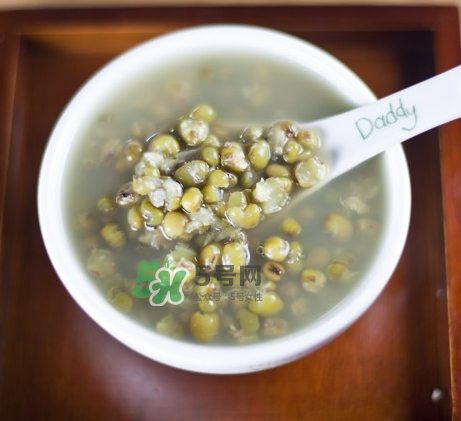 寶寶能喝綠豆水嗎？寶寶能喝綠豆湯嗎？