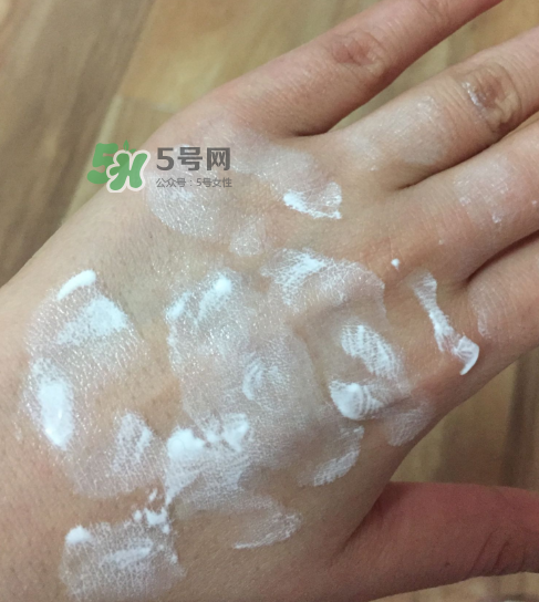 透真水光素顏霜怎么樣？透真素顏霜好用嗎？